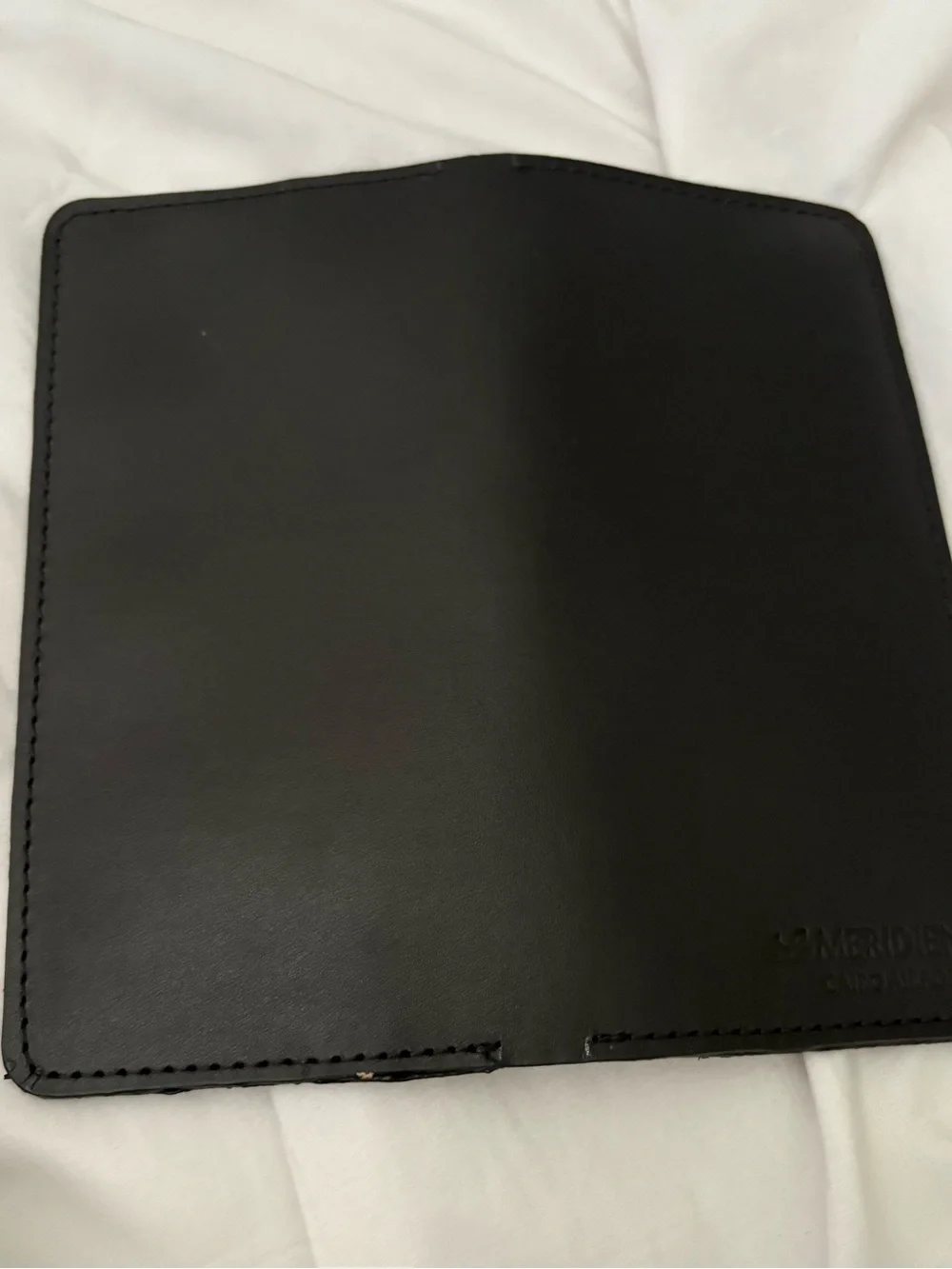 LO MERIDIEN CARO AIRPORT Leather wallet Holder - Black